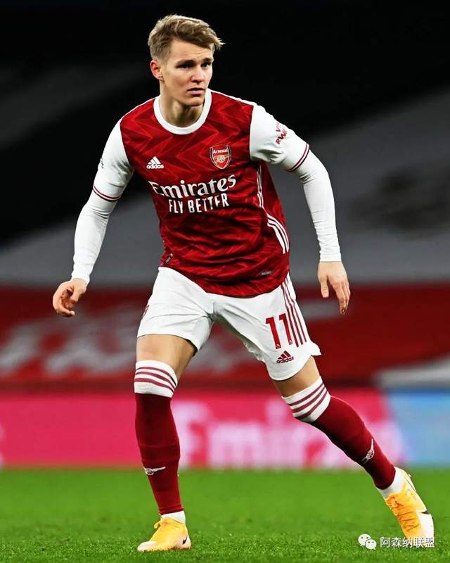 足球TOP：制造100粒进球最快的十大球星！C罗梅开二度！（足球榜单：最快制造100球的十位球星，C罗梅开二度！）