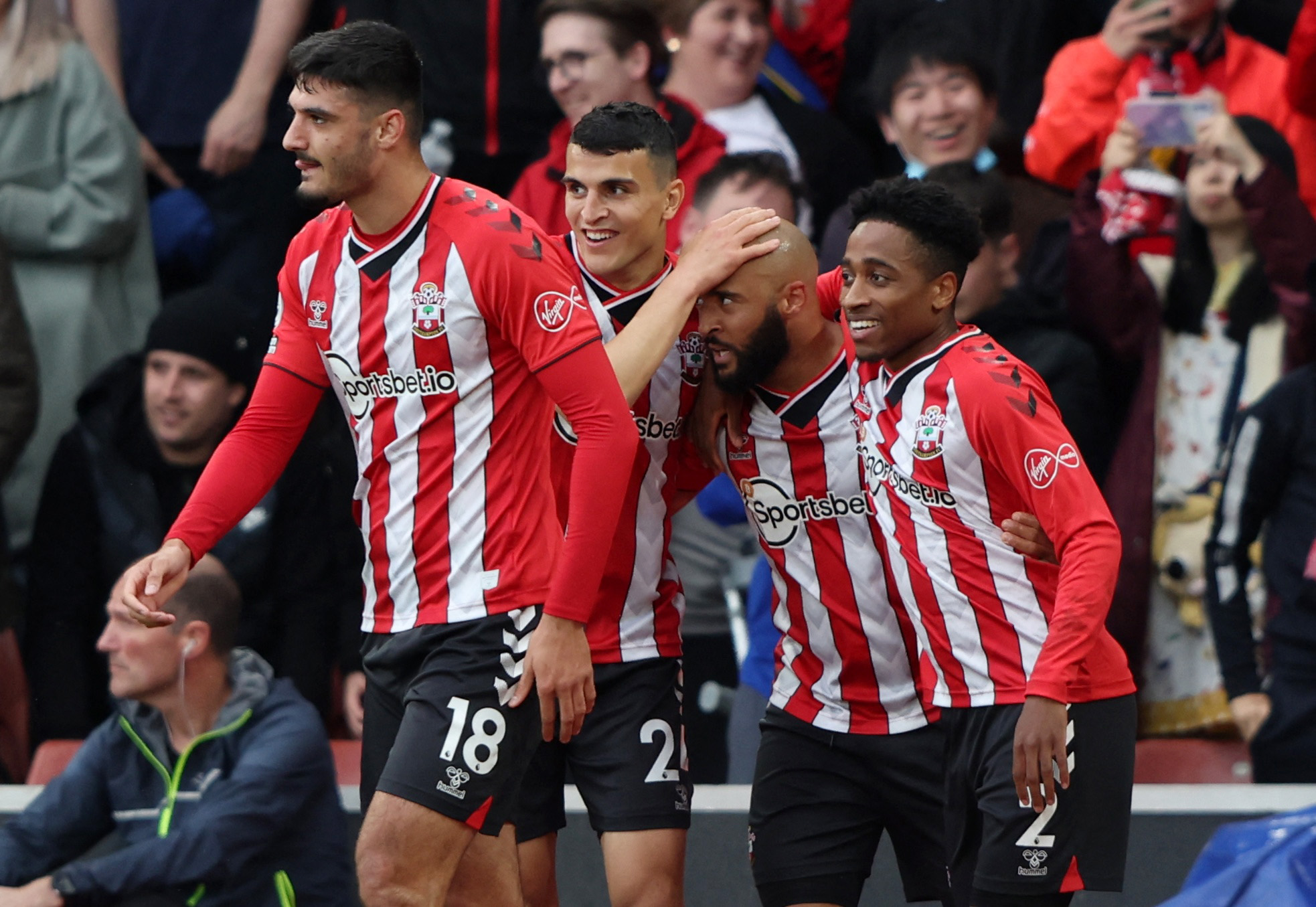 弗里克：当然想执教梅西，但他合同比我的晚一年到期（弗里克：我很想执教梅西，但他的合同到期时间比我晚一年）