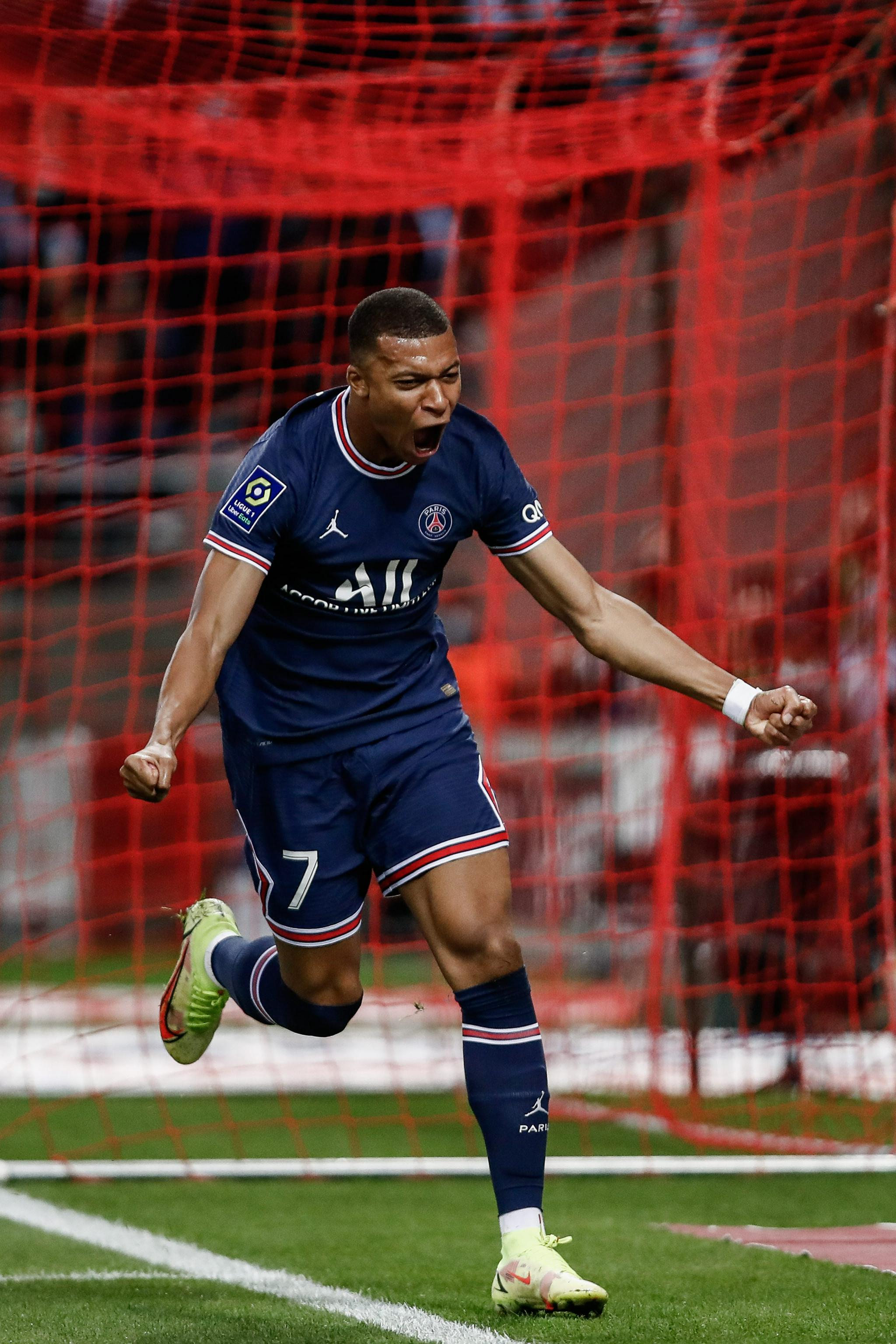 意甲前瞻：拉齐奥阵容严重不整，克雷莫纳上轮遭遇惊天误判（意甲前瞻：拉齐奥伤停频仍，克雷莫纳上轮遭重大误判）