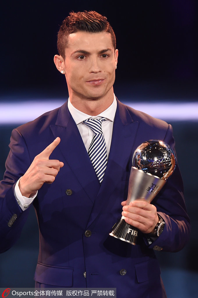 英媒：热刺打算在明年夏天签下荷兰国脚中卫范黑克（英媒：热刺计划明夏引进荷兰国脚中卫范黑克）