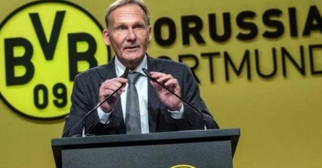 前热火助教爆料莱利曾威胁某超级球星：宁可以交易你也不解雇他