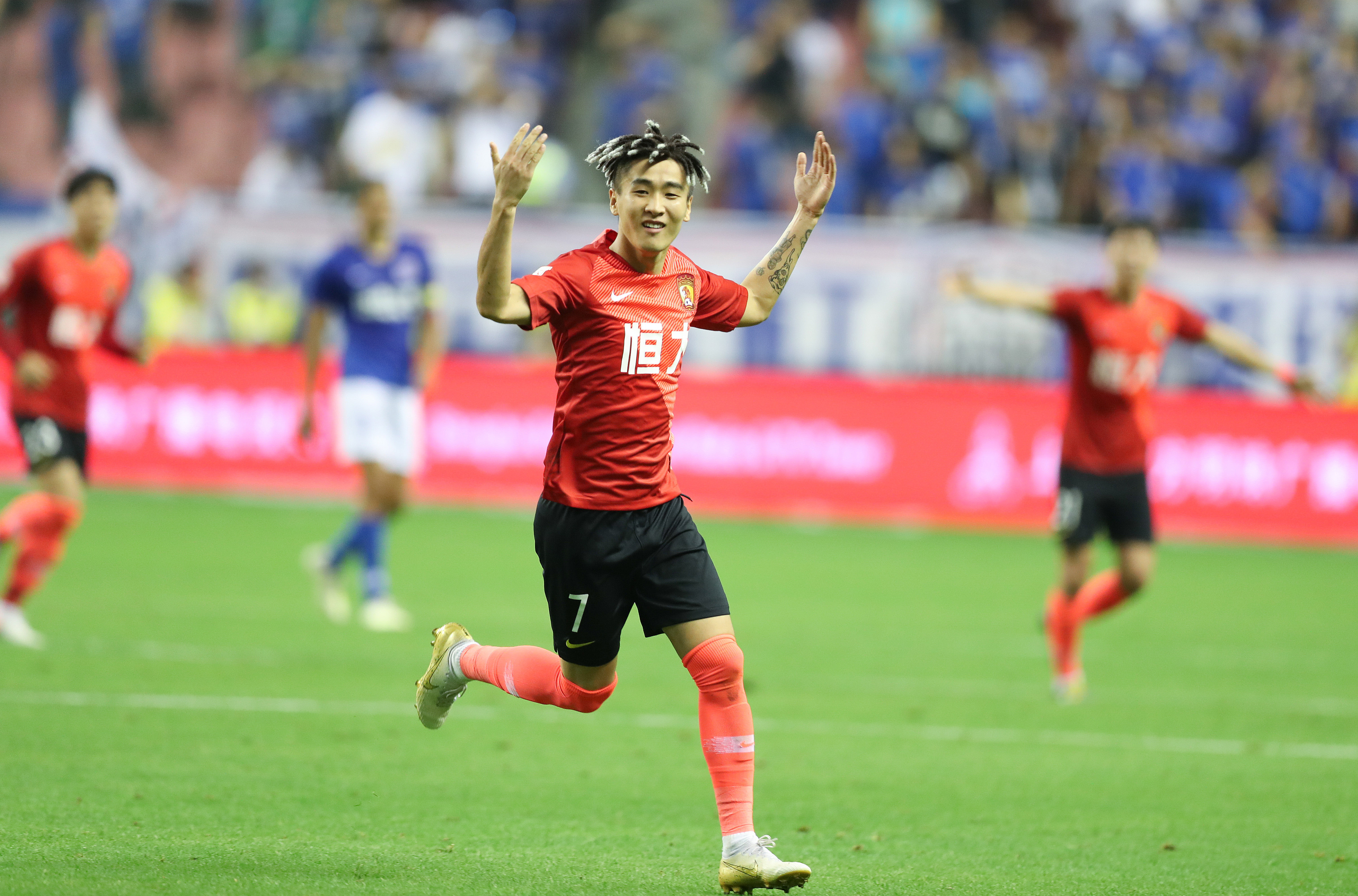 阿邦拉霍：只有曼联给出高额转会费，维拉才会卖沃特金斯（阿邦拉霍：曼联若不出高价，维拉不会出售沃特金斯）