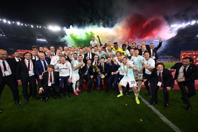 杨明洋妻子赴韩国观战亚冠：成都亚冠首个客场积分，值得骄傲（杨明洋妻远赴韩国观战，成都斩获亚冠客场首分令人自豪）