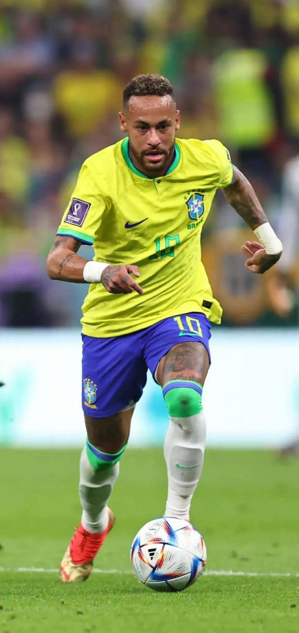 足球英超裁判再陷争议，赛后官方急发声明