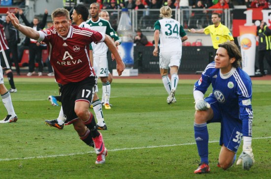 德科告丰特诽谤自己被驳回，调解无果后德科选择继续上诉（德科控告丰特诽谤遭驳回，调解失败后坚持上诉）