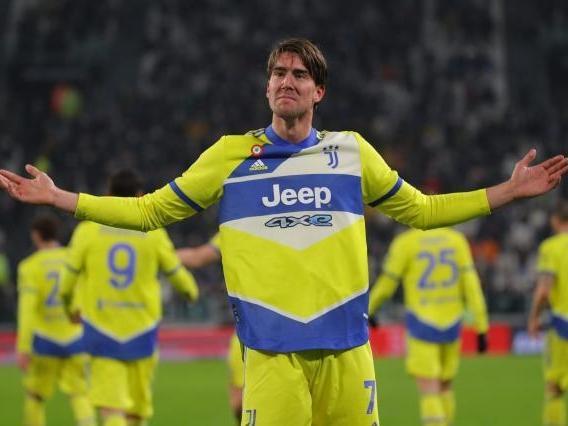 穆斯卡特带队两年两夺中超冠军，仅次于里皮、斯科拉里、图拔（穆斯卡特执教两载连夺两座中超桂冠，成就仅逊里皮、斯科拉里与图拔）