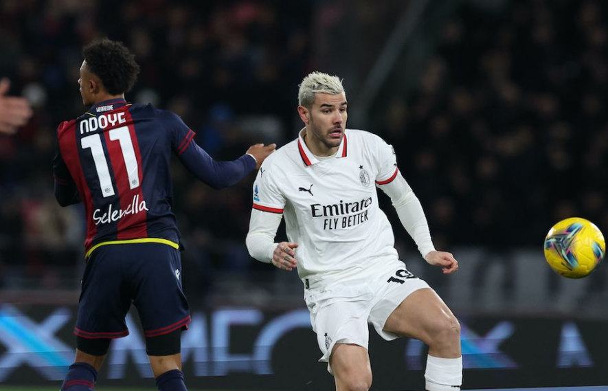 记者：于汉超参加教练员培训班，冬训时以助教身份与申花会合（记者称于汉超正参加教练员培训，冬训将以助教身份与申花汇合）